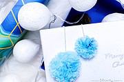 Geschenkverpackung mit Taschentuch-Bommeln
