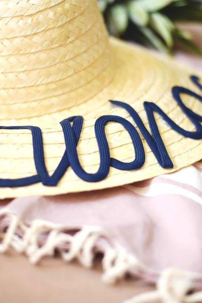 DIY: Strohhut mit Schrift aus Schnürsenkeln – IKEA Fashion Hack