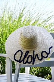 DIY: Strohhut mit Schrift aus Schnürsenkeln – IKEA Fashion Hack