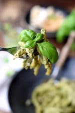 Leichtes Basilikum-Pesto mit Joghurt – Easypeasy Feierabend-Rezept