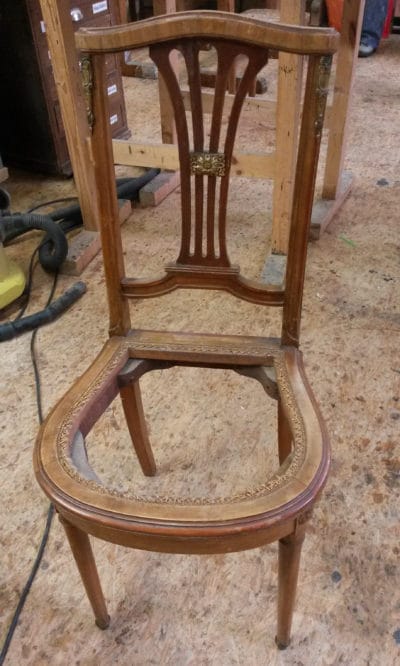 Restauration eines Stuhls