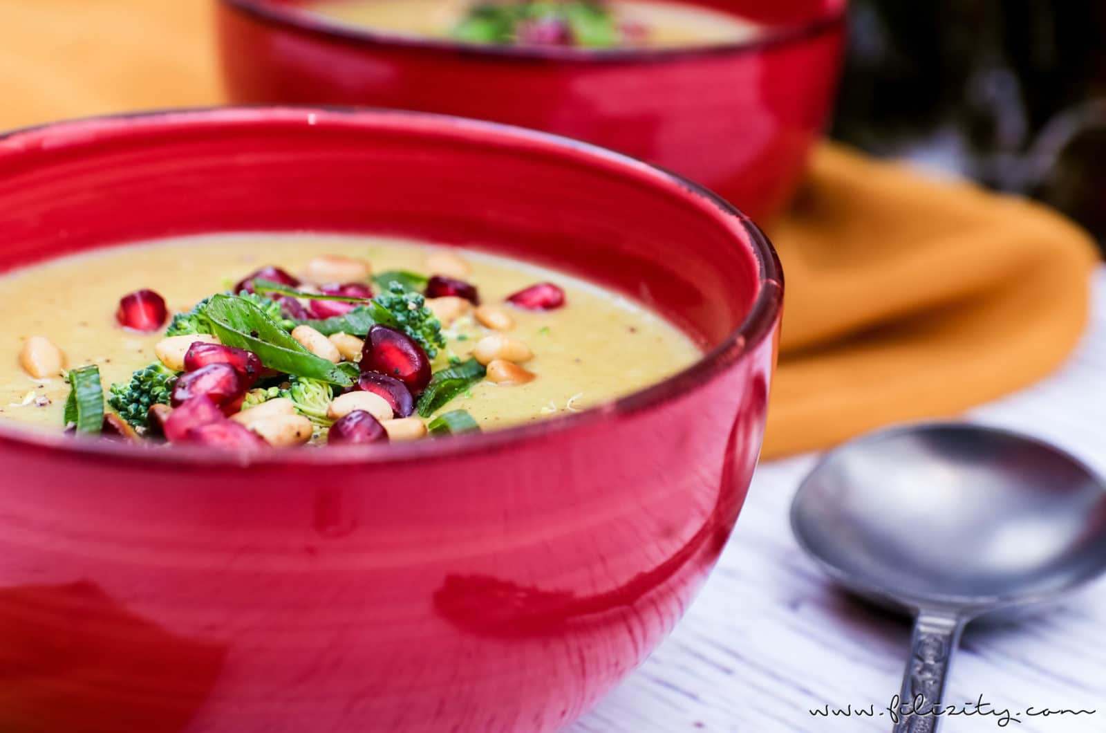 Orientalische Brokkoli-Suppe