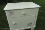 Upcycling: Omas alter Nachttisch
