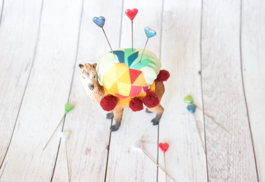 DIY: süßes Alpaka-Nähkissen