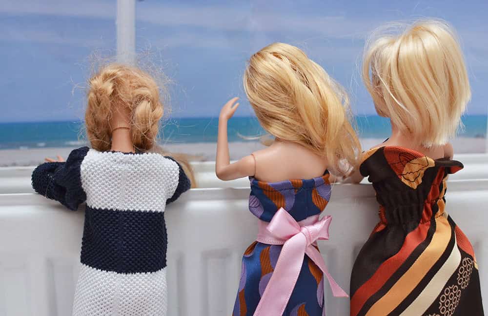 Upcycling: Barbiekleider aus Krawatten