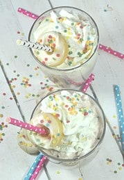 Eisschokolade mit Mini-Donuts