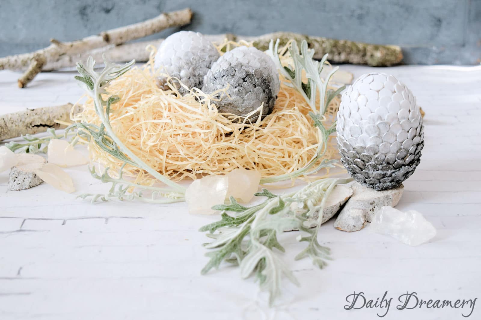 Osterdeko mal anders – Drachen-(Oster)-Eier easy selber machen