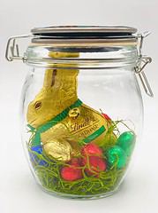 Osternest im Glas selber machen – süße Geschenkidee