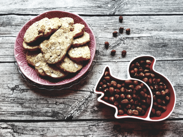 Nuss-Cookies mit Mandeln und Haselnüssen