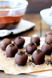 Die legendären OREO-Pralinen aus 3 Zutaten – zu Ostern in Ei-Form