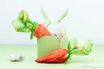 Ostergeschenke verpacken: DIY Taschentuch-Möhrchen