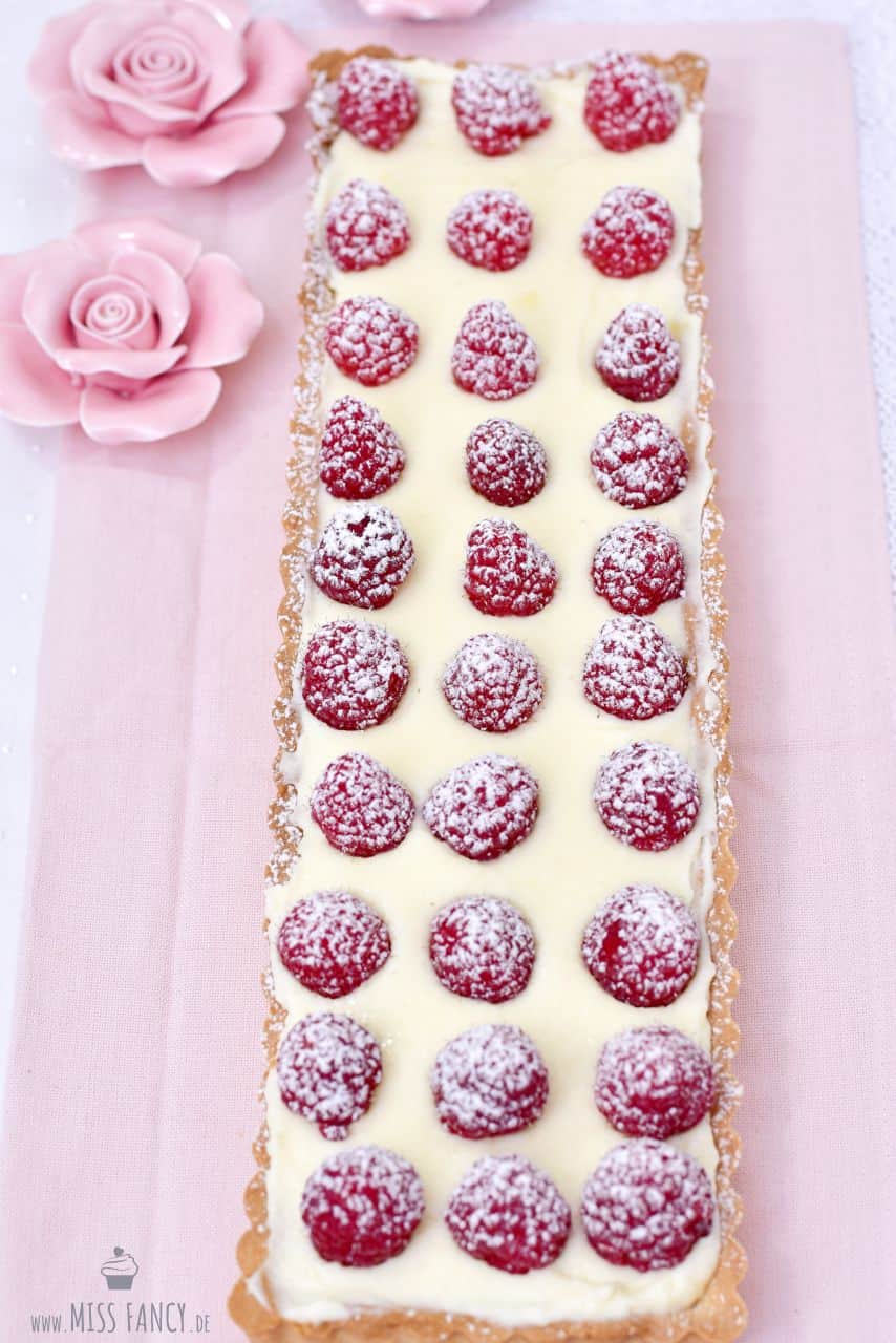 Zarte Himbeertarte mit Mürbeteigboden