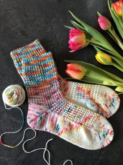 frühlingsfrische Socken stricken