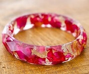DIY – Armreifen mit echten Blüten