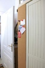 Ikea Hack: Pinnwand am Billy Bücherregal