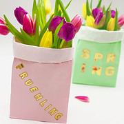 Frühlingsdeko aus einfachen Papiertüten selber machen