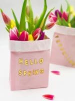 Frühlingsdeko aus einfachen Papiertüten selber machen