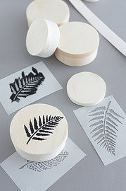 Upcycling Idee: Spanschachteln schablonieren