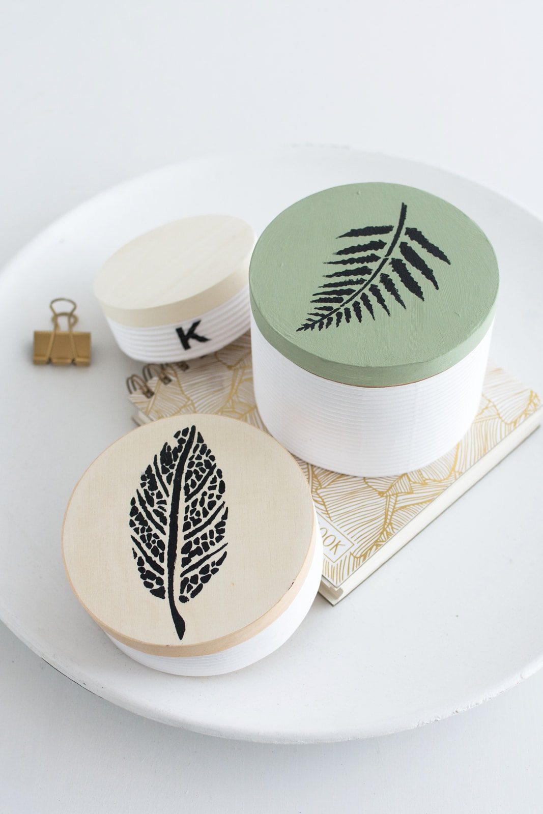 Upcycling Idee: Spanschachteln schablonieren