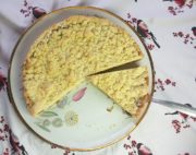 Klassischer Streuselkuchen mit Pudding und Schokostückchen