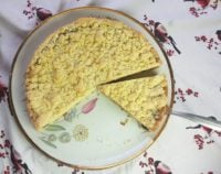 Klassischer Streuselkuchen mit Pudding und Schokostückchen