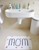 Easypeasy DIY für eine selbstbeschriftete Badematte mit WOW-Faktor (oder für die beste MOM zum Muttertag!)