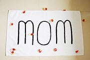 Easypeasy DIY für eine selbstbeschriftete Badematte mit WOW-Faktor (oder für die beste MOM zum Muttertag!)