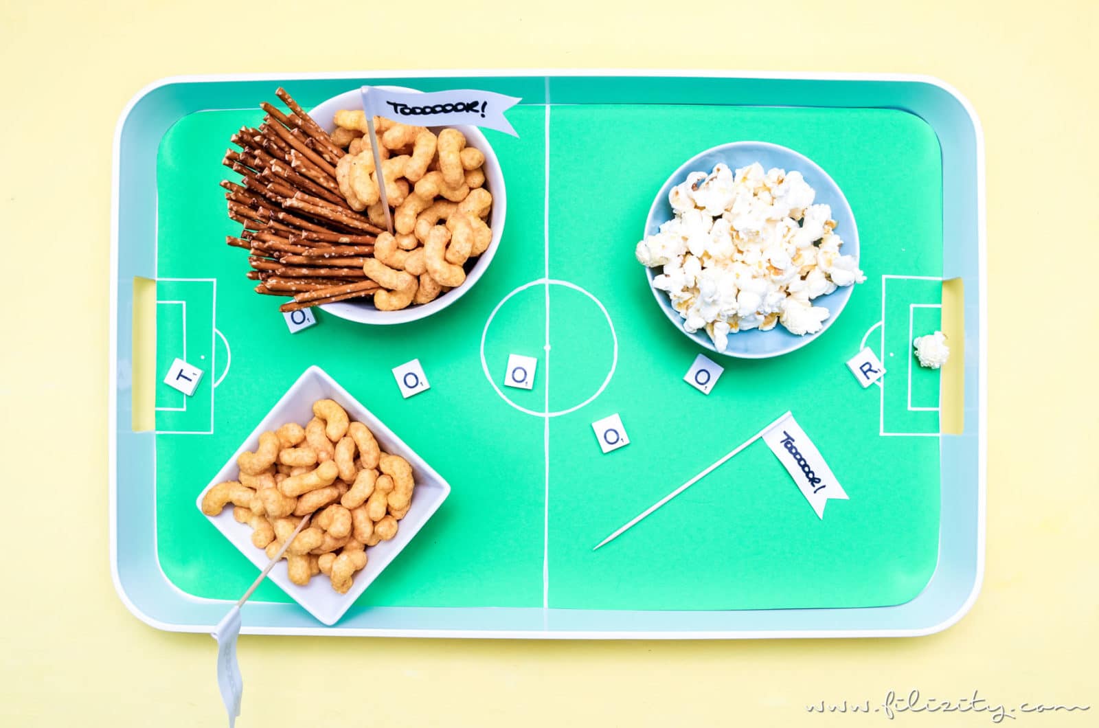 DIY Fußballfeld-Tablett für die WM Party