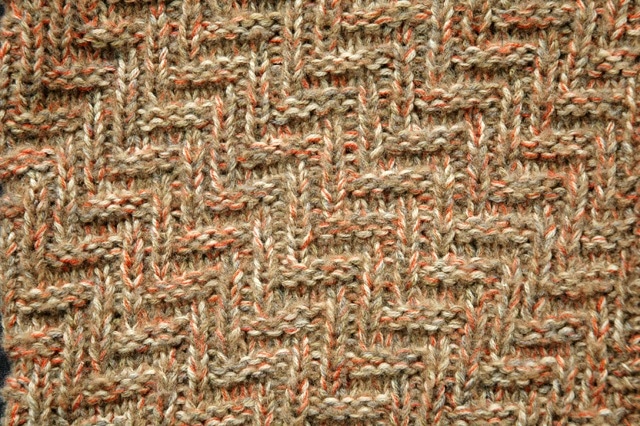 Strickjacke mit Rippenmuster