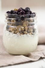 Granola mit Mandeln und Samen