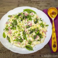 Pasta-Salat mit grünem Spargel, Schinken & vielen frischen Kräutern [Birgit D]