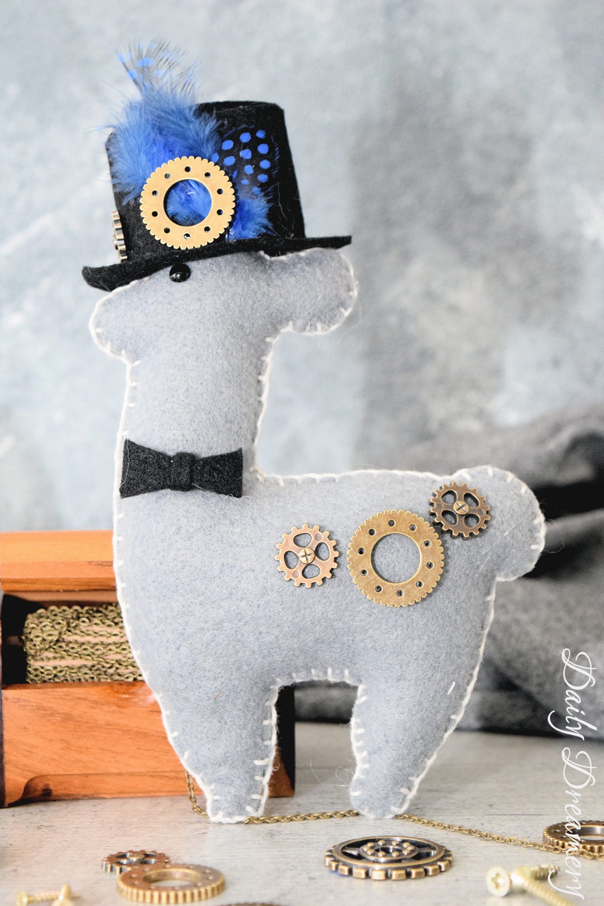 Steampunk-Lama aus Filz ~ No Problama – Festivalama