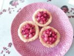 Walderdbeertörtchen mit weißer Schokoladencreme