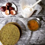 Minitorte mit Matcha-Biskuit und Maracuja