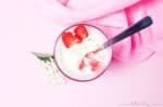 Holunderblüten-Creme mit Erdbeer-Swirl