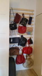 Lattenrost upcycling zum Handtaschenregal
