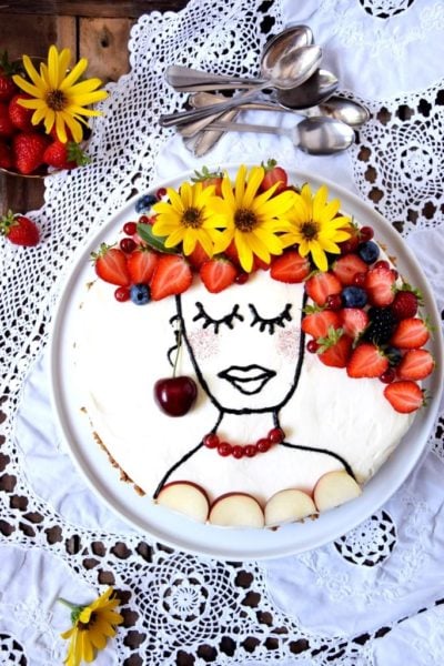 Boho Flowergirl trifft einfachsten Cheesecake der Welt - meine Version des Face Cake-Trends