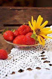 Boho Flowergirl trifft einfachsten Cheesecake der Welt – meine Version des Face Cake-Trends