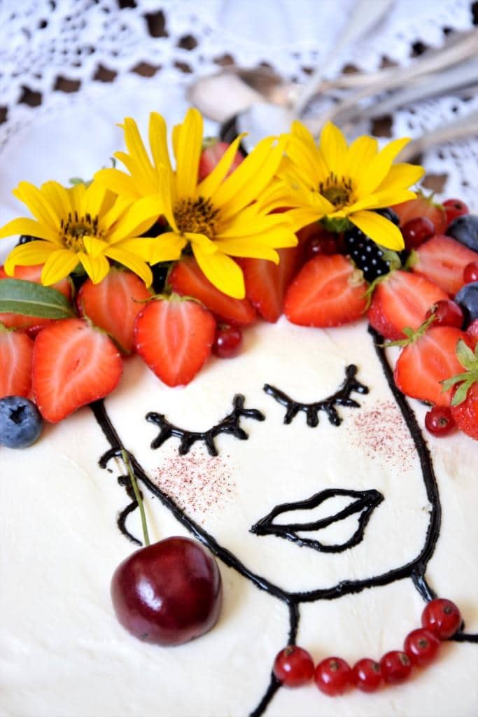 Boho Flowergirl trifft einfachsten Cheesecake der Welt – meine Version des Face Cake-Trends
