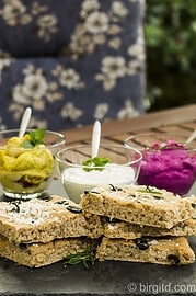 Focaccia mit Oliven und dreierlei Dips [Birgit D]