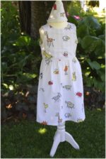 Rückenpartie Kinderkleid mit Herzausschnitt