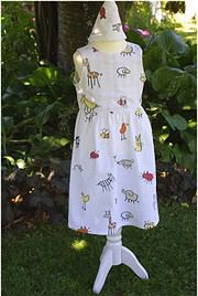 Rückenpartie Kinderkleid mit Herzausschnitt
