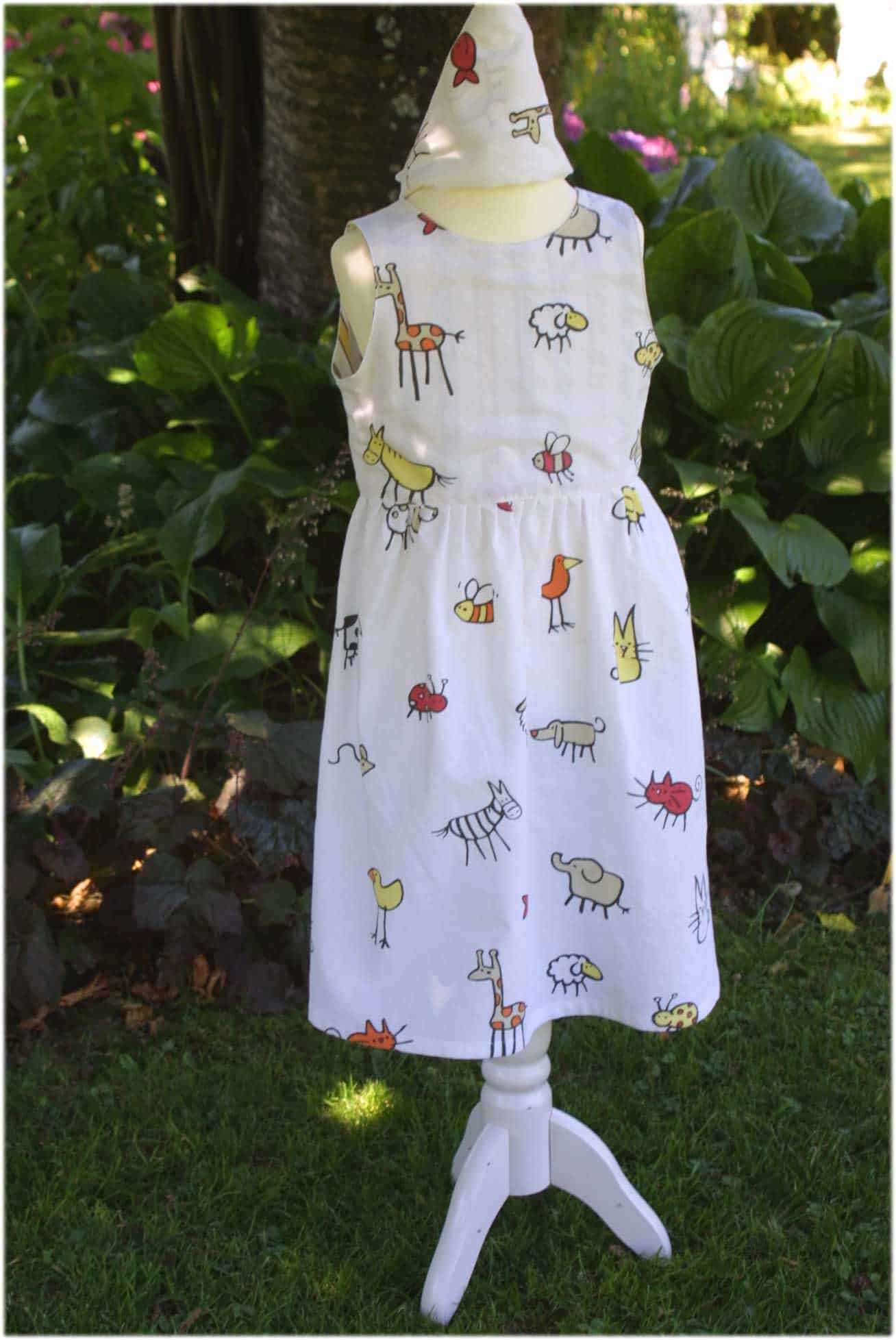 Rückenpartie Kinderkleid mit Herzausschnitt