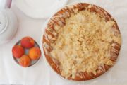 Aprikosen-Eierlikör-Streuselkuchen