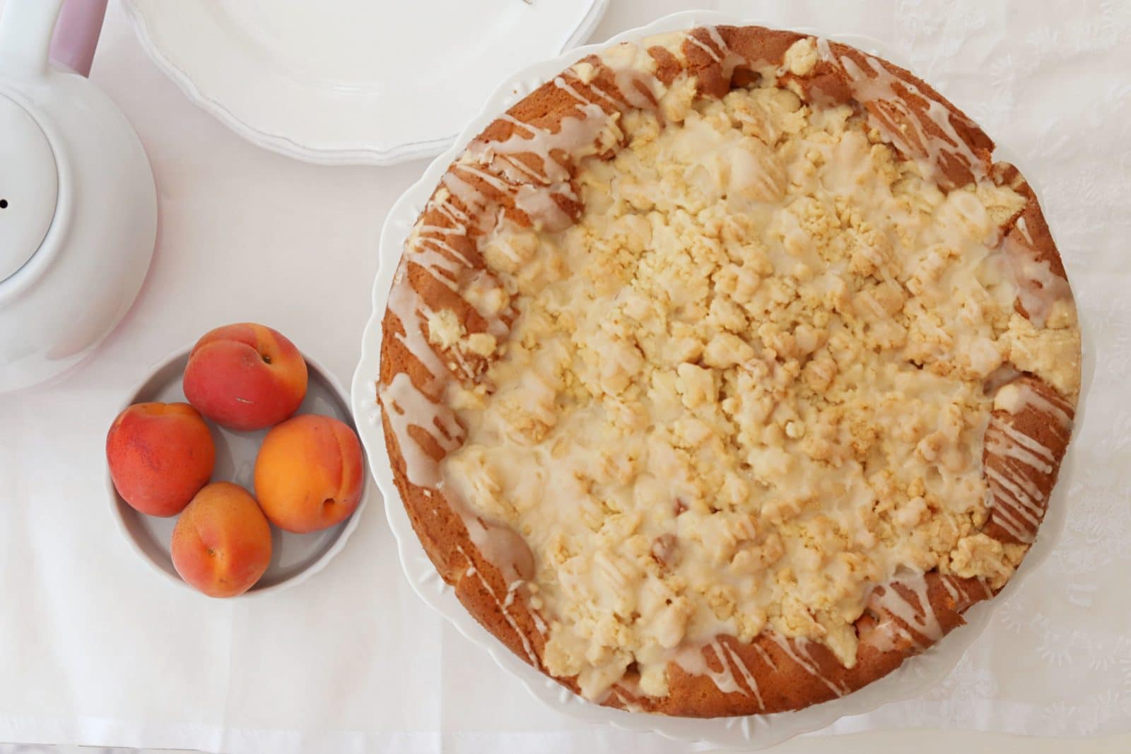 Aprikosen-Eierlikör-Streuselkuchen