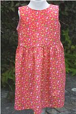 Rückenpartie Kinderkleid mit Herzausschnitt