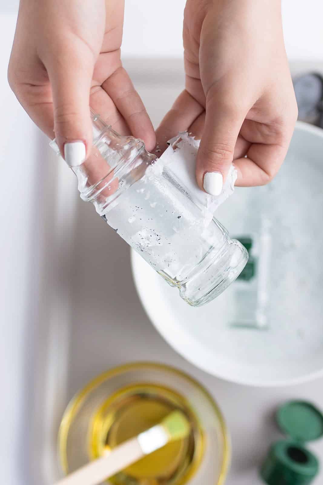 Upcycling: Sommervasen aus alten Gewürzgläsern