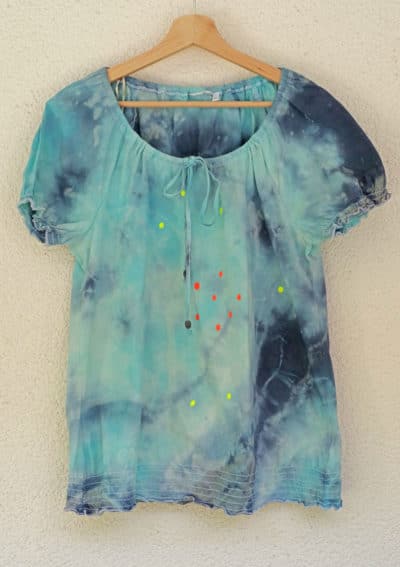 Bluse mit Neon-Sternbild der Plejaden Bluse mit Neon-Sternbild der Plejaden