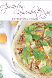 Sommerliche Aprikosen-Camembert-Pizza