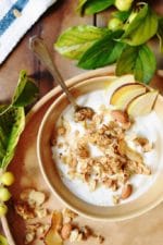 5 Minuten Knuspermüsli aus der Pfanne: leckeres Apfel-Zimt-Granola